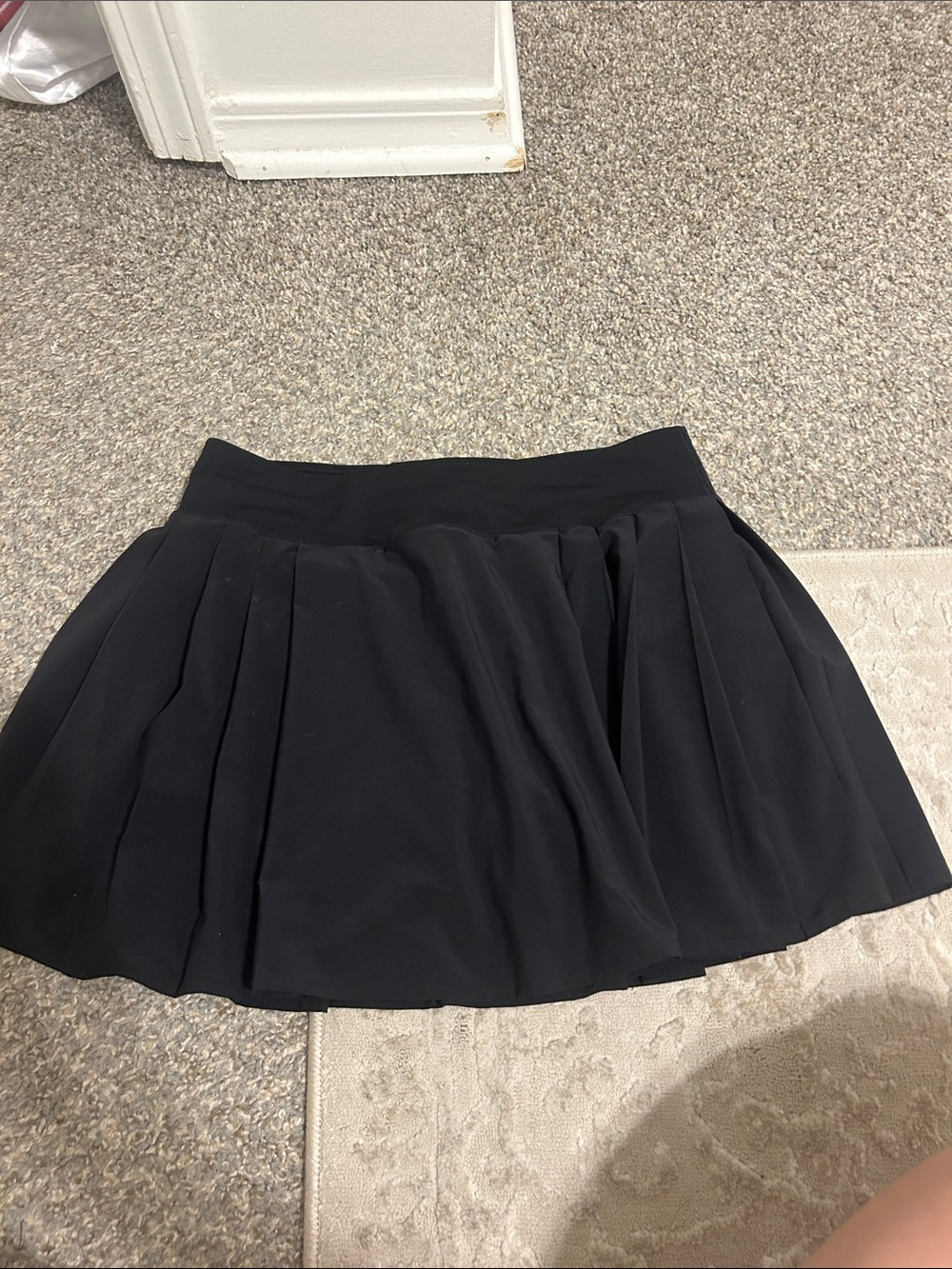 Lululemon Black pleated skirt